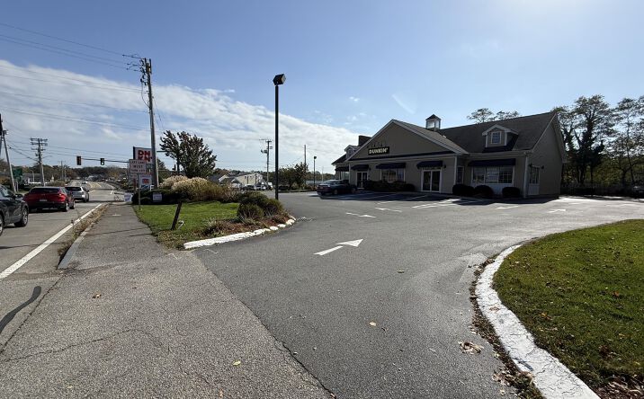 Pictures of Retail property located at 927 Main Street, West Dennis, MA 02670 for lease - image #1