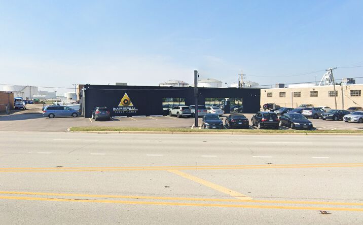 Pictures of Industrial property located at 1601 E Algonquin Rd, Mount Prospect, IL 60056 for lease - image #1