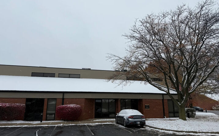 Pictures of Office property located at 2485 Directors Row, Indianapolis, IN 46241 for lease - image #1