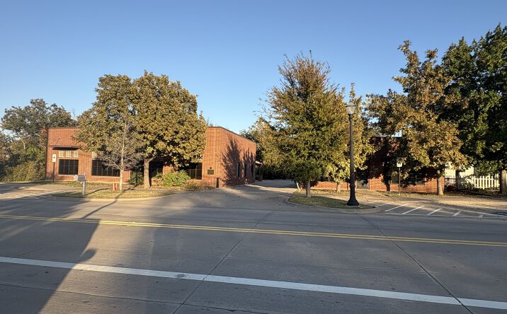 Pictures of Office property located at 616 S Coppell Rd, Coppell, TX 75019 for lease - image #1