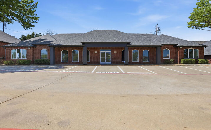 Pictures of Office property located at 120 S Village Center Dr, Southlake, TX 76092 for lease - image #1