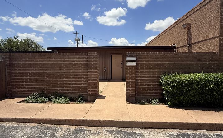 Pictures of Office property located at 5189 Texas Ave, Abilene, TX 79606 for lease - image #1