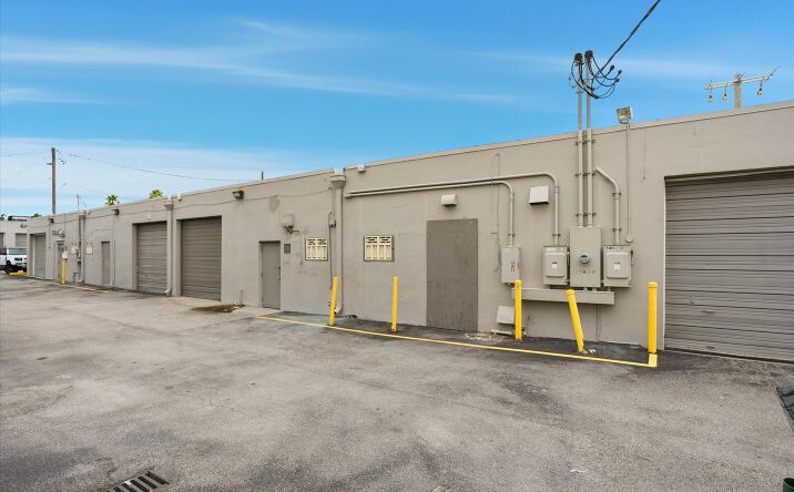 Pictures of Industrial property located at 274 NE 67th St, Miami, FL 33138 for lease - image #1