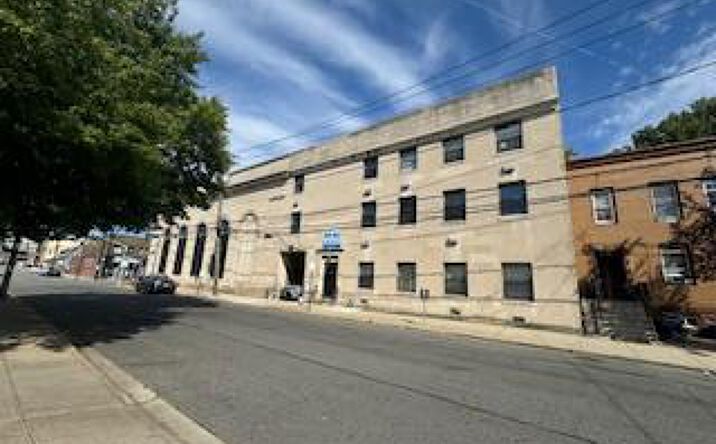 Pictures of Office property located at 11 E Hawthorne Avenue Suite, Hempstead, NY 11580 for lease - image #1