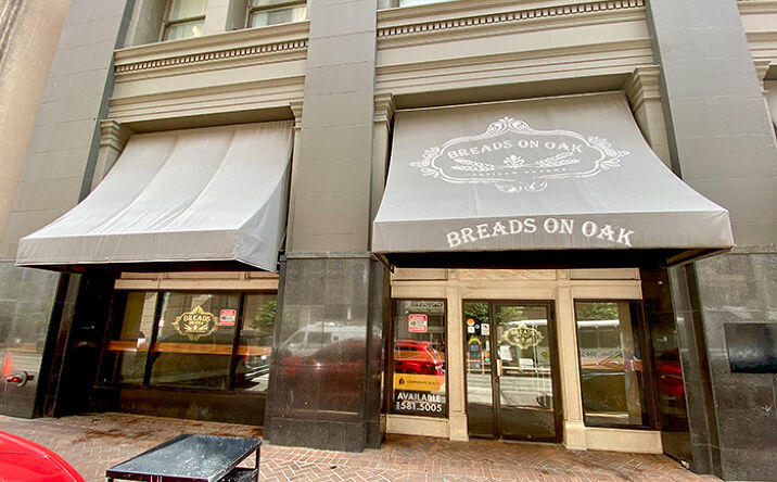 Pictures of Retail property located at 222 Carondelet St, New Orleans, LA 70130 for lease - image #1