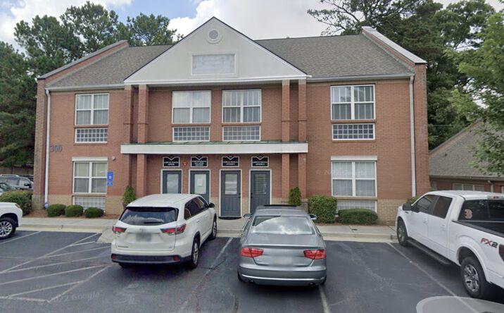 Pictures of Office property located at 2551 Roswell Rd, Marietta, GA 30062 for lease - image #1