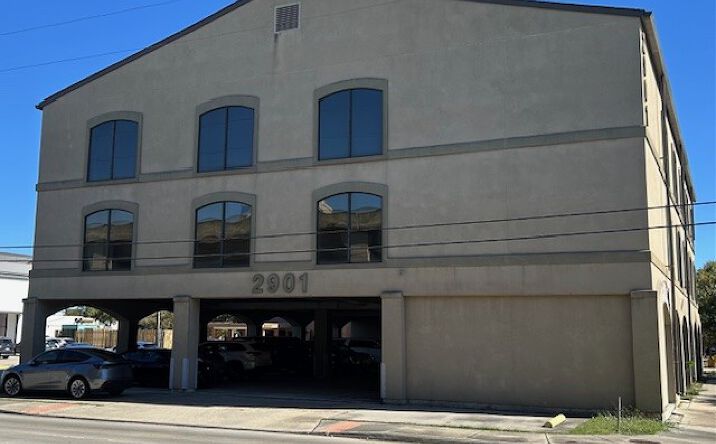 Pictures of Office property located at 2901 N Causeway Blvd, Metairie, LA 70002 for lease - image #1