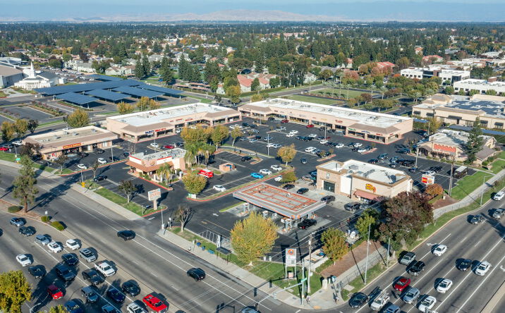 Pictures of Retail property located at 7094 N Cedar Ave, Fresno, CA 93720 for lease - image #1