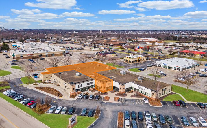 Pictures of Retail property located at 107 Mall Dr, Normal, IL 61761 for lease - image #1