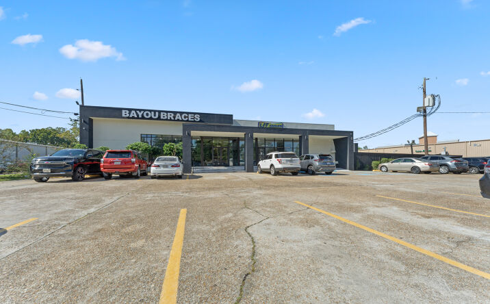 Pictures of Retail, Office property located at 8482 Perkins Rd, Baton Rouge, LA 70810 for lease - image #1