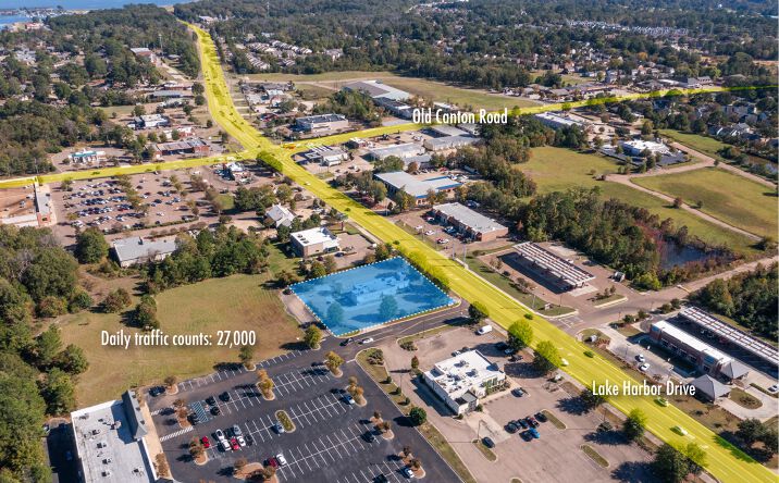Pictures of Restaurant property located at 780 Lake Harbour Dr, Ridgeland, MS 39157 for lease - image #1