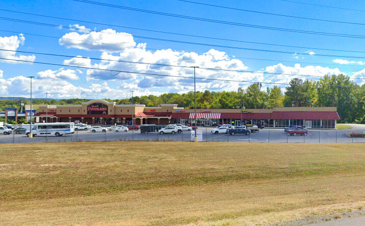 Pictures of Retail property located at 1402 County Park Rd, Scottsboro, AL 35769 for lease - image #1