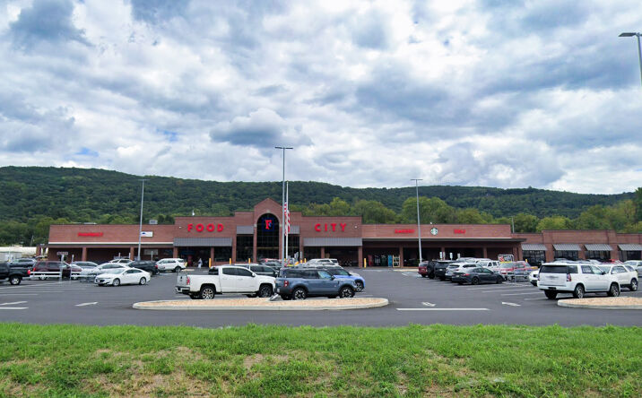Pictures of Retail property located at 1015 Gault Ave S, Fort Payne, AL 35967 for lease - image #1