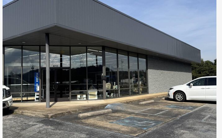 Pictures of Retail, Office, Industrial property located at 4711 Dayton Blvd, Red Bank, TN 37415 for lease - image #1