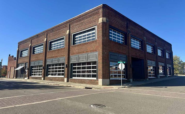 Pictures of Restaurant property located at 71 Wilson Ave, Johnson City, TN 37604 for lease - image #1