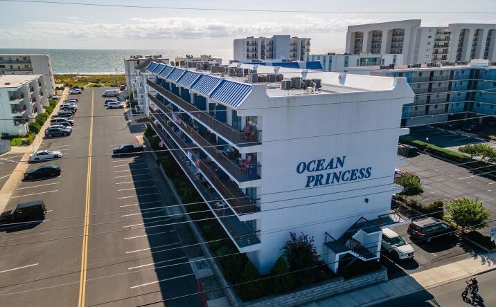 Pictures of Retail property located at 11 134th St, Ocean City, MD 21842 for lease - image #1