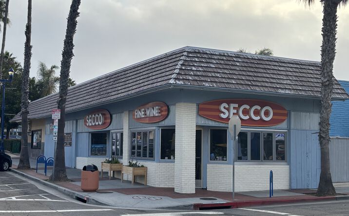 Pictures of Retail, Restaurant property located at 301 Pier View Wy, Oceanside, CA 92054 for lease - image #1