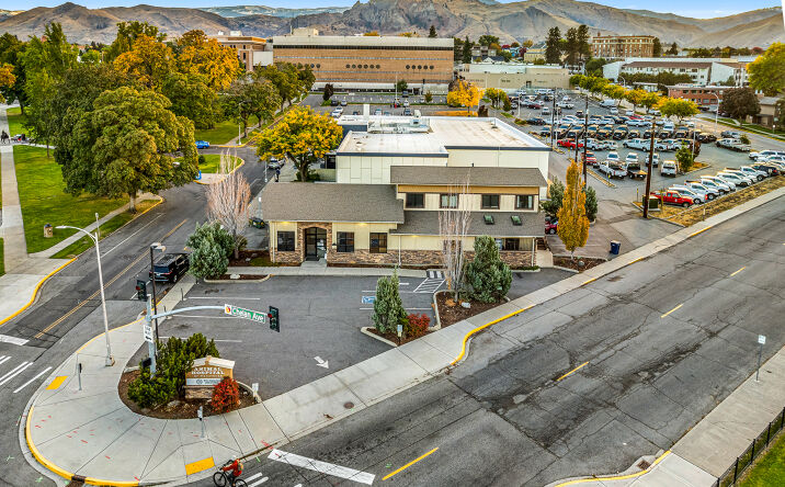 Pictures of Office, Special Purpose property located at 10 N Chelan Ave, Wenatchee, WA 98801 for lease - image #1