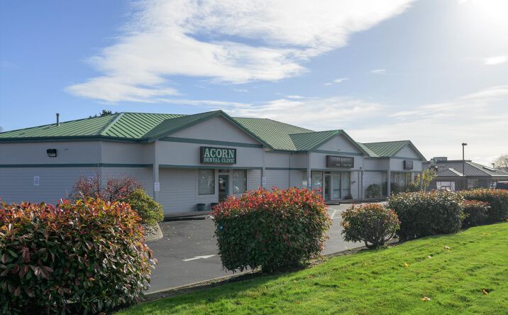 Pictures of Office property located at 230 SE Cabot Dr, Oak Harbor, WA 98277 for lease - image #1
