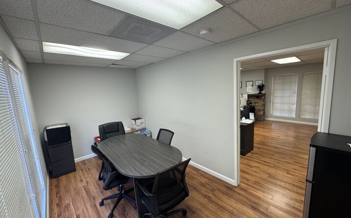 Pictures of Office property located at 905 S Lake St, Burbank, CA 91502 for lease - image #1