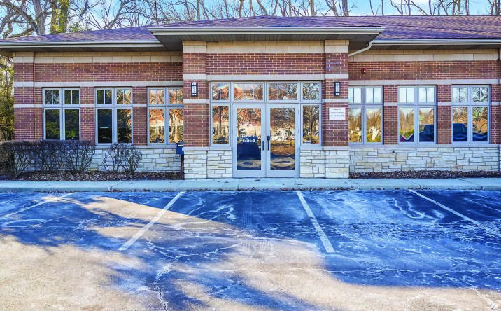 Pictures of Office property located at 400 Knoll St, Wheaton, IL 60187 for lease - image #1