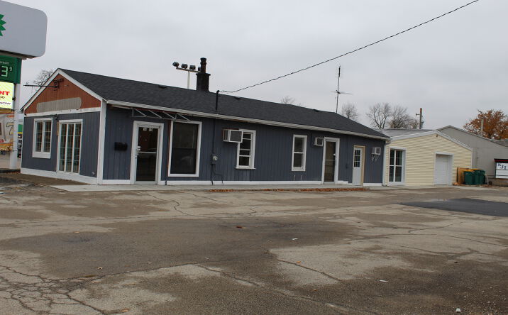 Pictures of Retail property located at 1405 Plainfield Road, Joliet, IL 60435 for lease - image #1