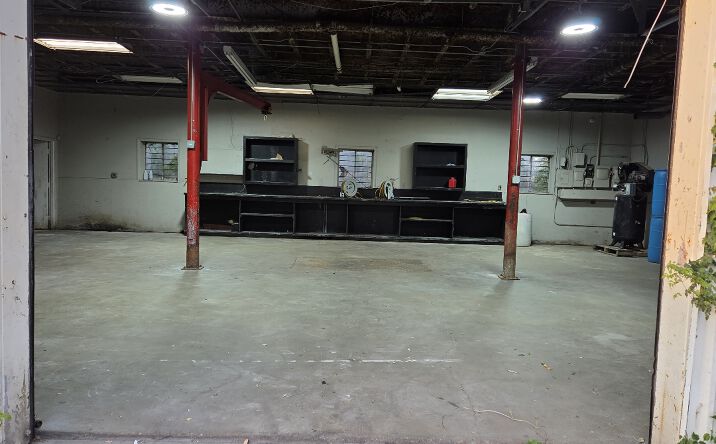 Pictures of Land, Special Purpose property located at 6915 Telephone Rd, Houston, TX 77061 for lease - image #1