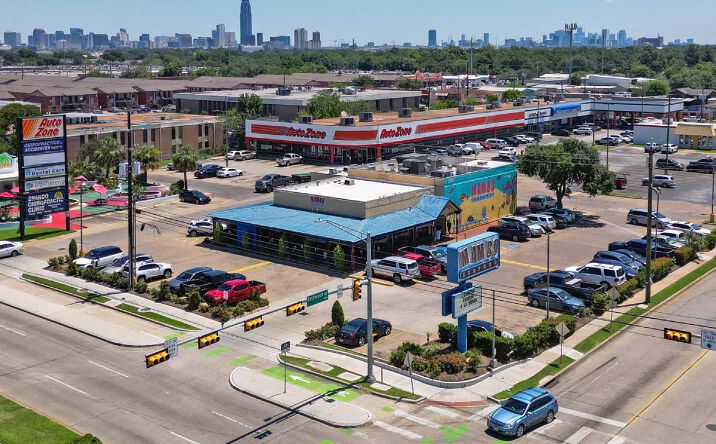 Pictures of Retail property located at 6202 - 6240 Dashwood Dr, Houston, TX 77081 for lease - image #1