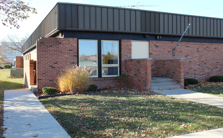 Pictures of Office property located at 300 N Hammes Avenue D, Joliet, IL 60435 for lease - image #1