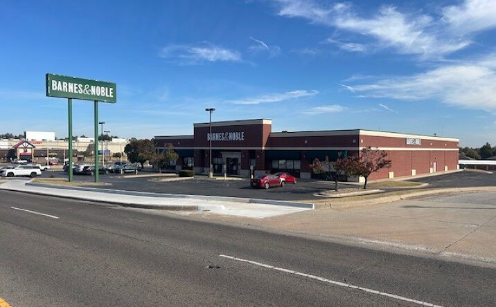 Pictures of Retail property located at 6100 N May Ave, Oklahoma City, OK 73112 for lease - image #1