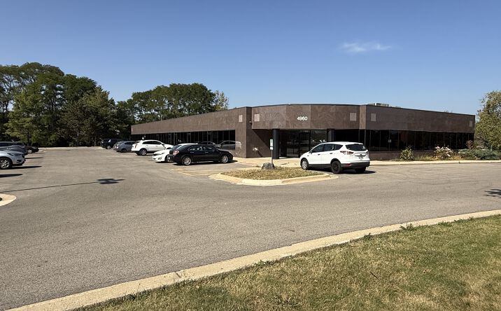 Pictures of Office property located at 4960 E State St, Rockford, IL 61108 for lease - image #1