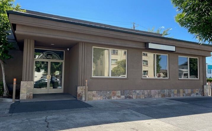 Pictures of Office property located at 502 W Main St, Medford, OR 97501 for lease - image #1
