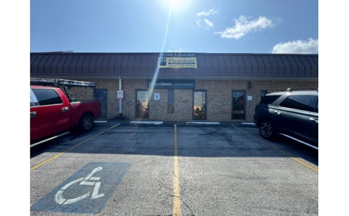 Pictures of Retail, Office property located at 304 E Loop 281, Longview, TX 75605 for lease - image #1