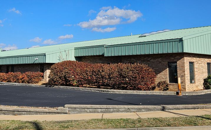 Pictures of Industrial property located at 1940 Craigshire Dr, St. Louis, MO 63146 for lease - image #1
