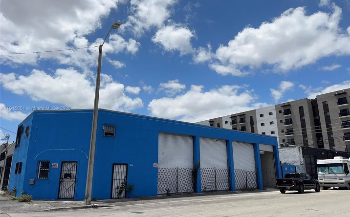 Pictures of Industrial property located at 750 NW 24th St, Miami, FL 33127 for lease - image #1