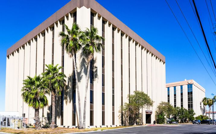 Pictures of Office property located at 5155 Flynn Pkwy, Corpus Christi, TX 78411 for lease - image #1