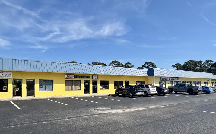 Pictures of Retail property located at 2056 N Courtenay Pkwy, Merritt Island, FL 32953 for lease - image #1