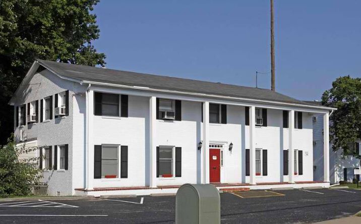 Pictures of Office property located at 13441 Warwick Blvd, Newport News, VA 23602 for lease - image #1