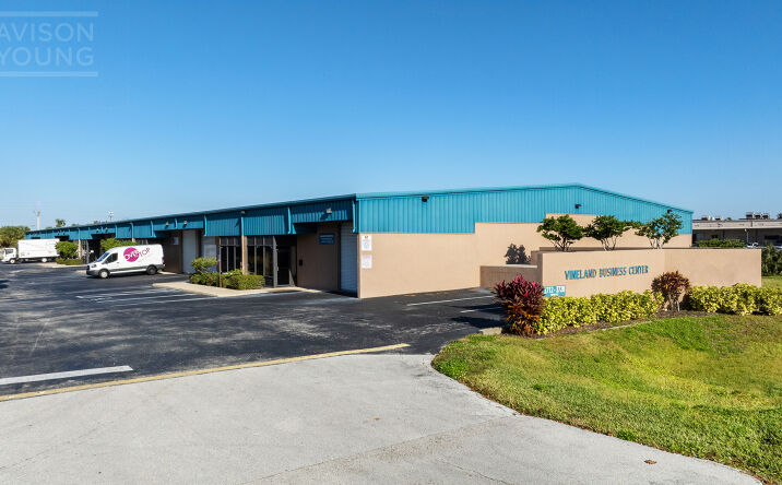 Pictures of Industrial property located at 3712 Vineland Rd, Orlando, FL 32811 for lease - image #1