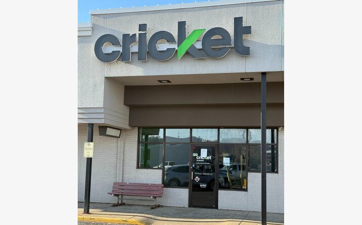 Pictures of Retail property located at 127 N Main St Suite 6, East Peoria IL 61611, East Peoria, IL 61611 for lease - image #1