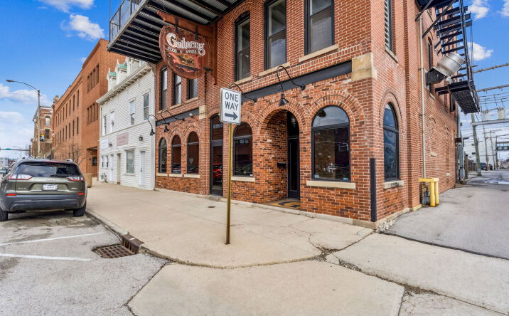 Pictures of Restaurant property located at 114 E Main Cross St, Findlay, OH 45840 for lease - image #1