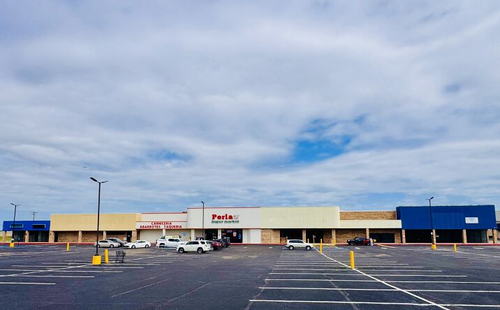 Pictures of Office, Retail, Restaurant property located at 330 - 380 Pass Rd, Gulfport, MS 39507 for lease - image #1