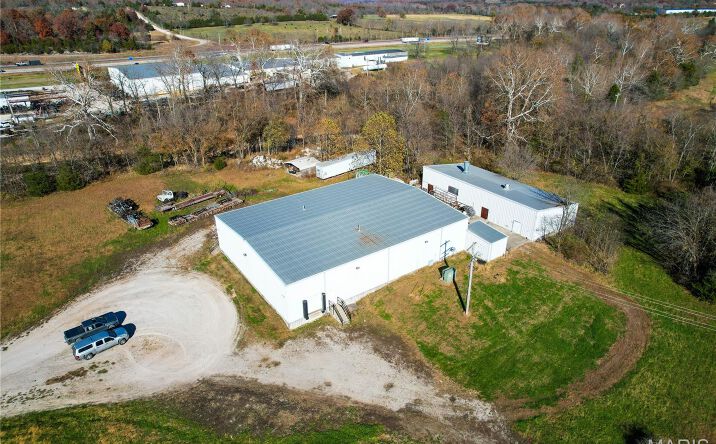 Pictures of Industrial property located at 27877 Glacier Point Rd, Lebanon, MO 65536 for lease - image #1