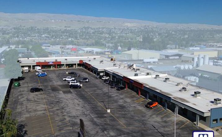 Pictures of Retail property located at 1221 N Wenatchee Ave, Wenatchee, WA 98801 for lease - image #1