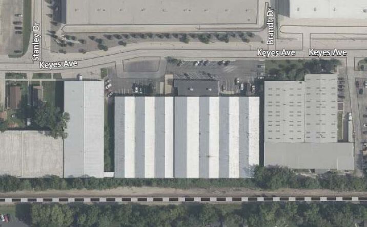 Pictures of Industrial property located at 281 Keyes Ave, Hampshire, IL 60140 for lease - image #1