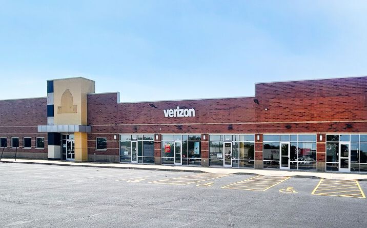 Pictures of Retail property located at 5600 - 5650 Belleville Crossing Street, Belleville, IL 62226 for lease - image #1