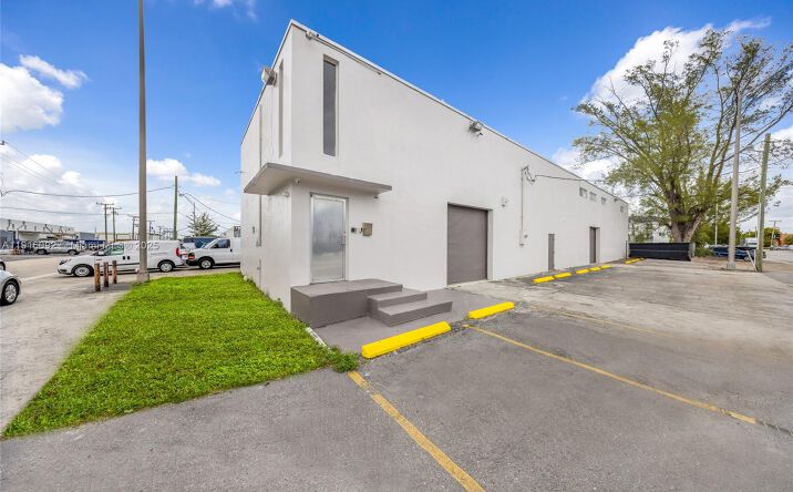 Pictures of Industrial property located at 7550 W 2nd Ct, Hialeah, FL 33014 for lease - image #1