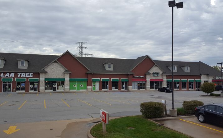 Pictures of Retail property located at 3766 Elm St, St Charles, MO 63301 for lease - image #1