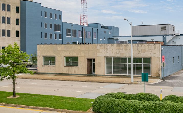 Pictures of Office property located at 114 W Brambleton Ave, Norfolk, VA 23510 for lease - image #1