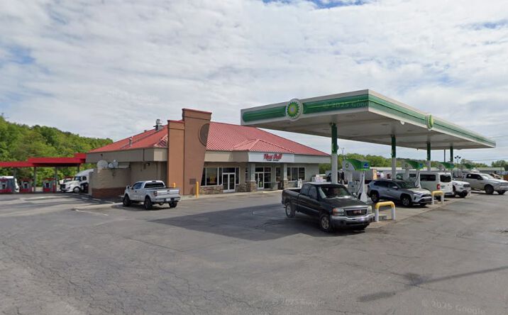 Pictures of Retail, Restaurant, Special Purpose property located at 1122 US-25W, Newport, TN 37821 for lease - image #1